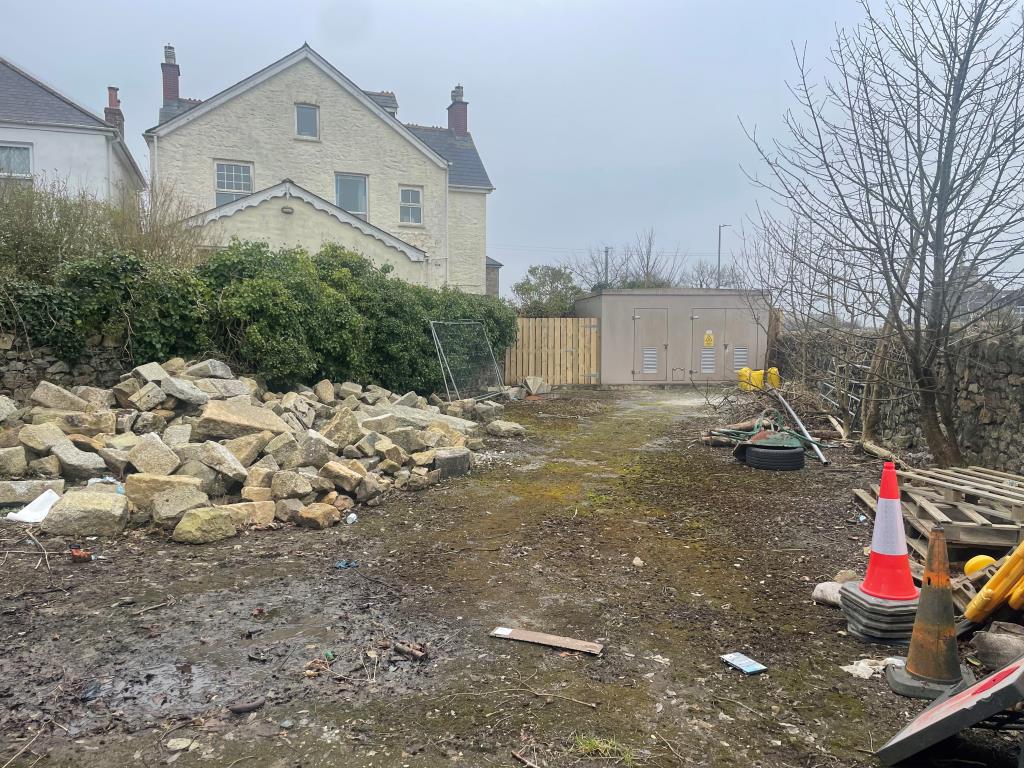 Lot: 21 - FREEHOLD LAND - Photograph of Lot from alternative angle